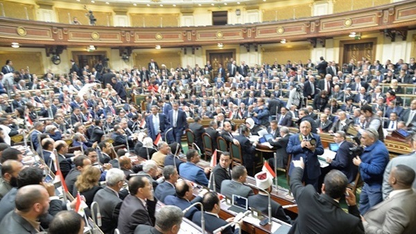 برلمانيون يهتفون بمصرية «تيران وصنافير»