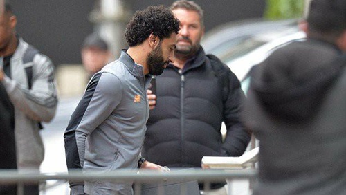 محمد صلاح يصل مع ليفربول لمدينة مانشستر استعدادا لسيتي  
