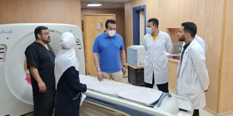 وجه بتوفير سكن ملائم للأطباء وصرف مستحقات المتعاقدين  وزير الصحة يتفقد مستشفى الضبعة ويطمئن على توافر الأدوية والمستلزمات الطبية 