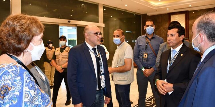 وزير الشباب والرياضة يطمئن علي الإجراءات التنظيمية لمنافسات بطولة العالم للسلاح 