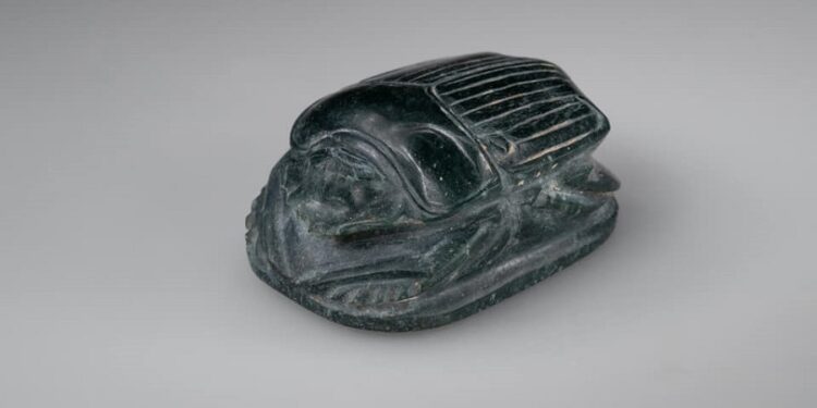 السياحة تكشف عن مقبرة قائد الجنود الأجانب فى أبوصير