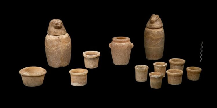 السياحة تكشف عن مقبرة قائد الجنود الأجانب فى أبوصير