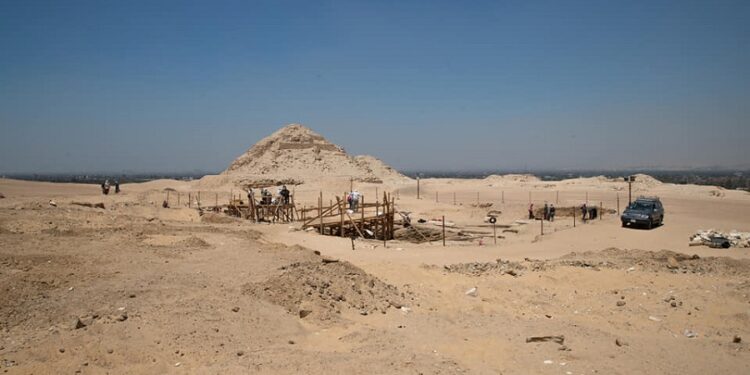 السياحة تكشف عن مقبرة قائد الجنود الأجانب فى أبوصير