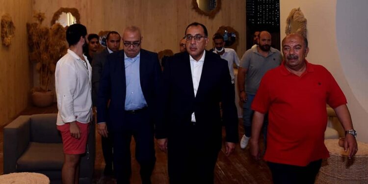 تفقد المنطقة الترفيهية بالعلمين الجديدة  مدبولي: الدولة مستمرة في العمل بالمشروعات القومية على مستوى الجمهورية