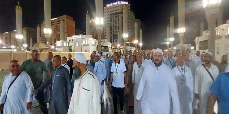 «التضامن » تتابع عمليات تفويج حجاج الجمعيات الأهلية إلى القاهرة والمدينة المنورة