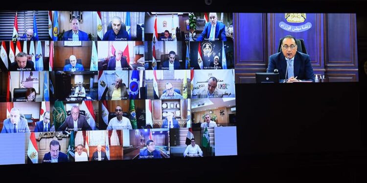 بلغت 10 قروش لكل 100 جنيه  رئيس الوزراء يكشف نسب زيادات السلع والخدمات بعد إرتفاع أسعار البنزين