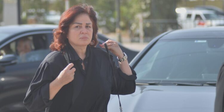 صور.. نجوم الفن يشاركون في جنازة الفنان هشام سليم