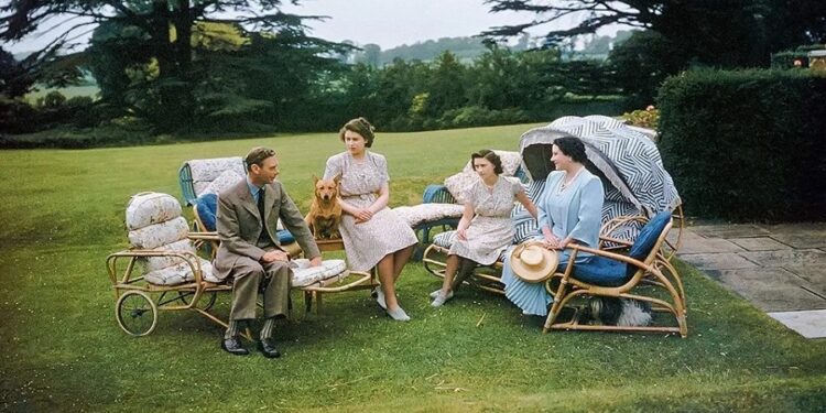 حنان أبو الضياء تكتب: تفاصيل الجنازة الرسمية للملكة إليزابيث