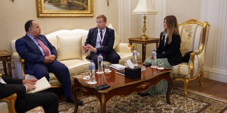 معيط: تعميق مشاركة القطاع الخاص في قضايا التمويل المناخي للتحول للاقتصاد الأخضر