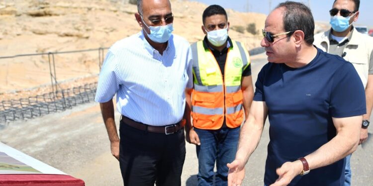 السيسي يطالب بعدم الانسياق وراء التشكيك المتعمد والآراء المغرضة