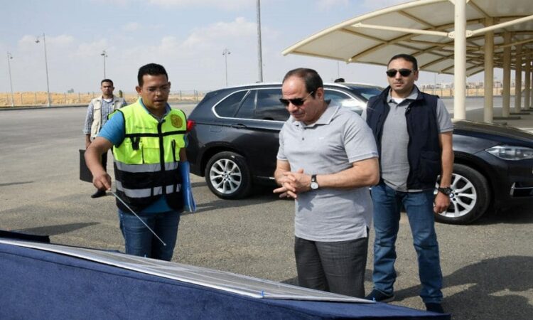 صور.. الرئيس يتفقد الموقف التنفيذي والإنشائي لمدينة السيارات المتكاملة