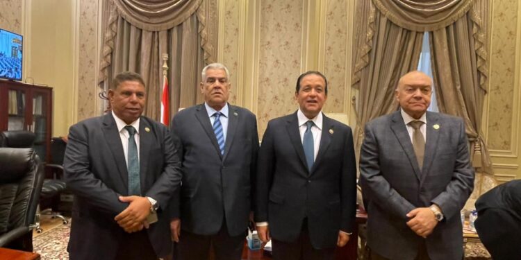 بالتزكية للعام الثالث على التوالي.. علاء عابد رئيسا للجنة النقل والمواصلات بالنواب