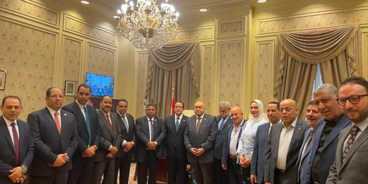 بالتزكية للعام الثالث على التوالي.. علاء عابد رئيسا للجنة النقل والمواصلات بالنواب