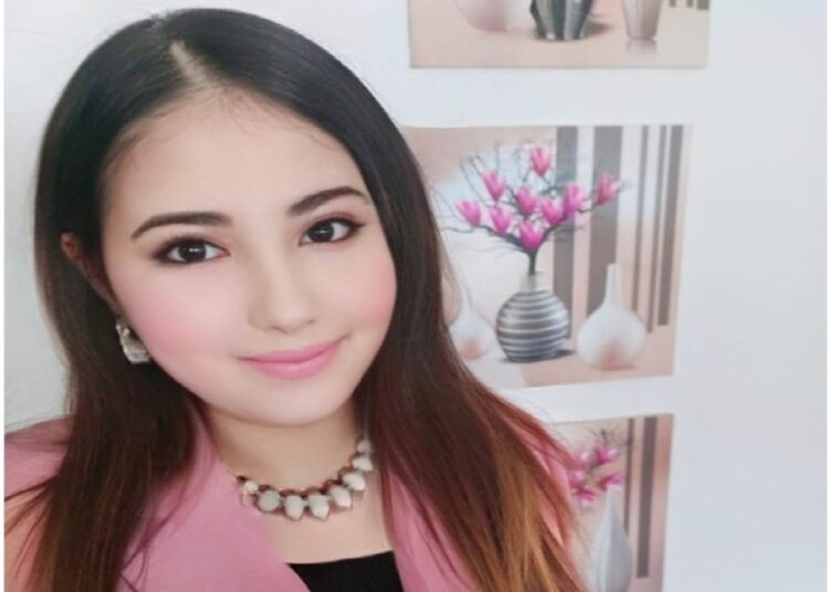 ياسمين عبد العزيز