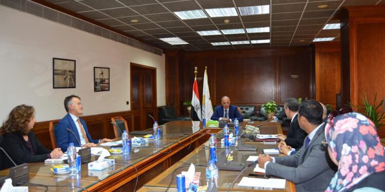 وزير الري يشهد توقيع اتفاق مشروع برنامج تدريب المياه الإيطالي المصري  