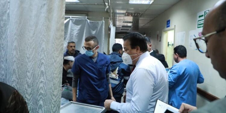 ضمن جولاته الميدانية المفاجئة  وزير الصحة يتفقد 3 مستشفيات ومكتب صحة المنيل بمحافظة القاهرة