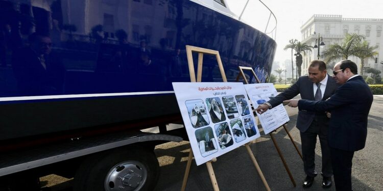 الرئيس السيسي يتابع جهود توطين صناعة مراكب الصيد في مصر