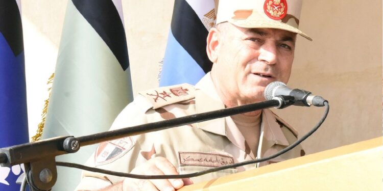 رئيس أركان حرب القوات المسلحة يشهد تنفيذ الجيش الثاني الميداني لأحد الأنشطة التدريبية