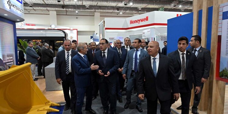 مدبولي يشهد التشغيل التجريبي للمرحلة النهائية من الخط الثالث للمترو ومونوريل شرق النيل  