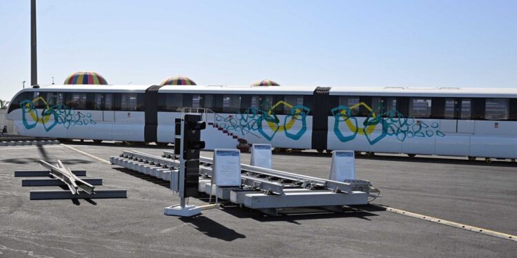 مدبولي يشهد التشغيل التجريبي للمرحلة النهائية من الخط الثالث للمترو ومونوريل شرق النيل  