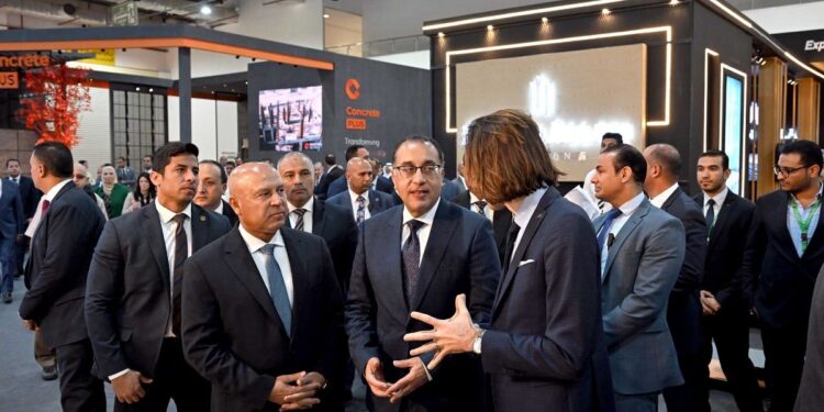 مدبولي يشهد التشغيل التجريبي للمرحلة النهائية من الخط الثالث للمترو ومونوريل شرق النيل  