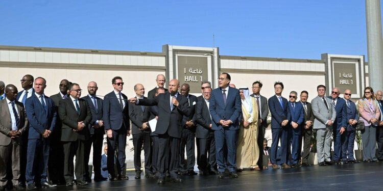 مدبولي يشهد التشغيل التجريبي للمرحلة النهائية من الخط الثالث للمترو ومونوريل شرق النيل  