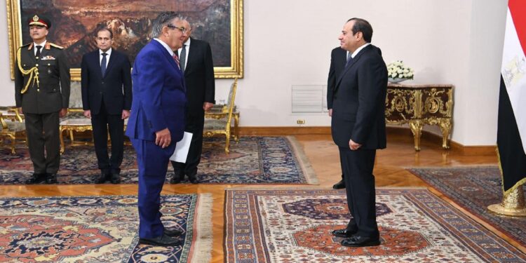 صور.. الرئيس السيسي يتسلم أوراق اعتماد عدد من السفراء الجدد لدى القاهرة
