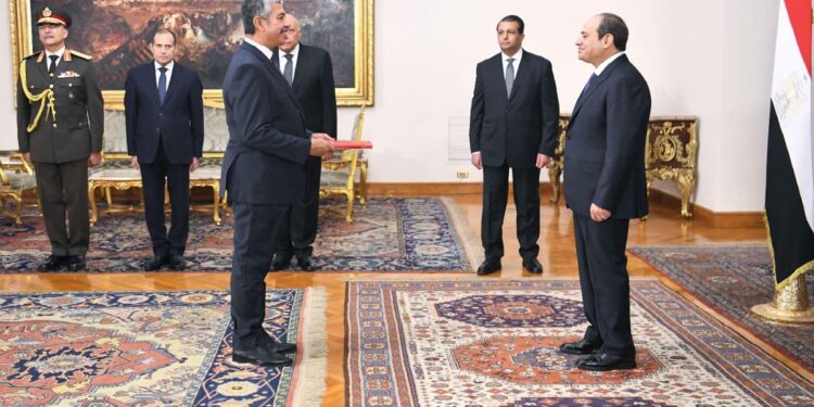 صور.. الرئيس السيسي يتسلم أوراق اعتماد عدد من السفراء الجدد لدى القاهرة