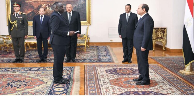 صور.. الرئيس السيسي يتسلم أوراق اعتماد عدد من السفراء الجدد لدى القاهرة