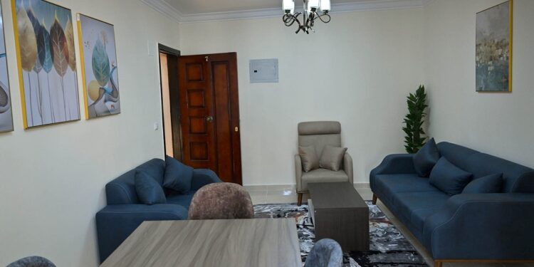 رئيس الوزراء يسلم عقود وحدات سكنية للمستفيدين بالمبادرة الرئاسية «سكن لكل المصريين»