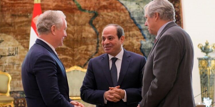 الرئيس السيسي يستقبل وفدا يضم عضوين من مجلس الشيوخ الأمريكي