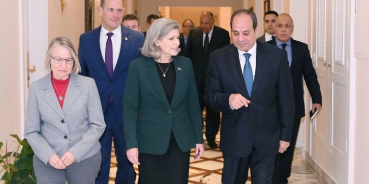 الرئيس السيسي يستقبل وفدا من الحزبين الديمقراطي والجمهوري بالكونجرس الأمريكي