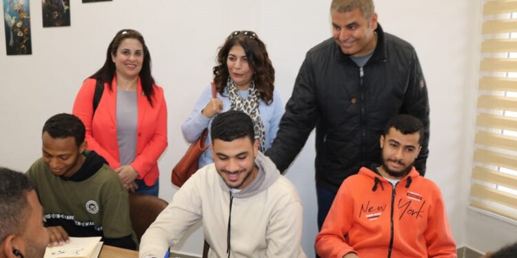 وفد إعلام النواب يكتشف وقف المقاولين للعمل بـ4 قصور ثقافة بسبب المستحقات المالية