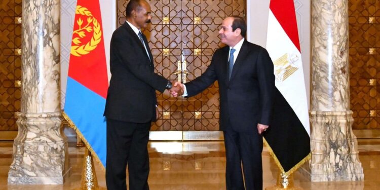 الرئيس السيسي ونظيره الإريتري يبحثان عدد من الملفات الإقليمية ذات الاهتمام المشترك