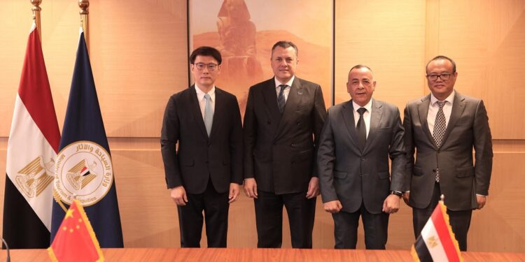 وزير السياحة يشهد توقيع بروتوكول تعاون بين المجلس الأعلى للآثار ومتحف شنغهاي بالصين