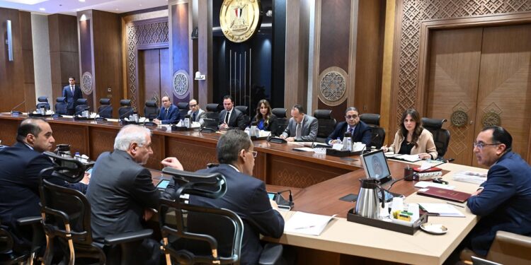 مدبولي: مجموعة تنسيقية مشتركة من الحكومة والحوار الوطني لمتابعة تنفيذ مخرجات المرحلة الأولى