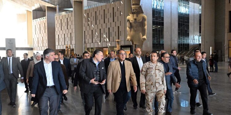 مدبولي: سعداء بقرب انتهاء مشروع المتحف المصري الكبير لنقدم للعالم تحفة فنية معمارية مبهرة