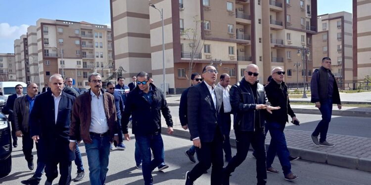 رئيس الوزراء يتفقد الوحدات السكنية بـ«زهرة العاصمة» بمدينة بدر للموظفين المنتقلين للعاصمة الإدارية