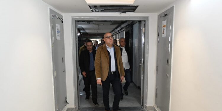 صور.. وزير الإسكان يتجول بالمنطقة الشاطئية وكمبوند «مزارين» بمدينة العلمين الجديدة
