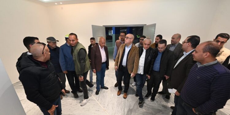 صور.. وزير الإسكان يتجول بالمنطقة الشاطئية وكمبوند «مزارين» بمدينة العلمين الجديدة