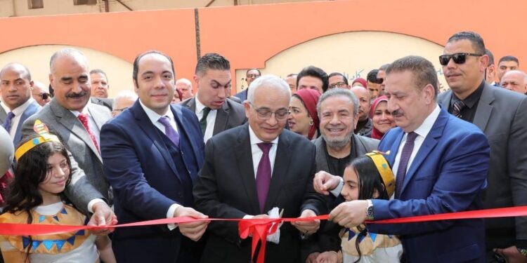 وزير التعليم ومحافظ المنوفية يفتتحان مدرسة المساعي المشكورة الإعدادية الجديدة «بنات» بعد تطويرها