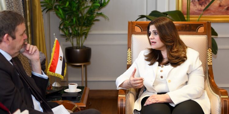 وزيرة الهجرة ومدير المجلس الثقافي البريطاني بمصر يبحثان التعاون بملفات الدارسين المصريين بالخارج
