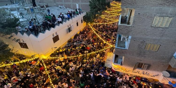 للسنة العاشرة.. إفطار المطرية يجمع 25 ألف مواطن في 7 شوارع كاملة العدد 