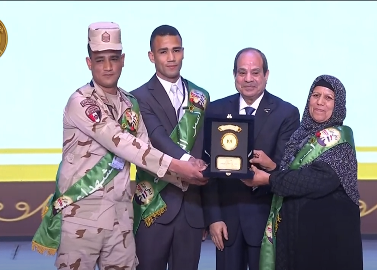 والدة الشهيد أسامة فراج