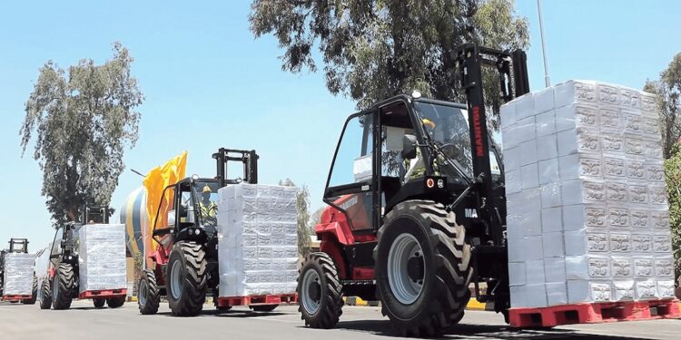 تزامنا مع شهر رمضان القوات المسلحة توزع كميات كبيرة من الحصص الغذائية بنصف الثمن 