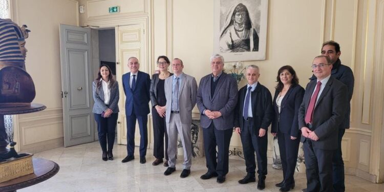 وزير التعليم العالي يبحث تعزيز التعاون مع عدد من رؤساء الجامعات الفرنسية