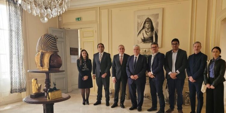 وزير التعليم العالي يبحث تعزيز التعاون مع عدد من رؤساء الجامعات الفرنسية