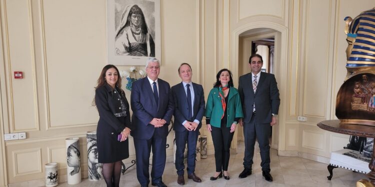 وزير التعليم العالي يبحث تعزيز التعاون مع عدد من رؤساء الجامعات الفرنسية