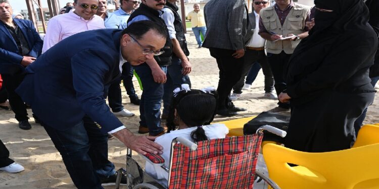 رئيس الوزراء يتفقد نادي وشاطئ «قادرون» لذوي الهمم بمدينة دمياط الجديدة