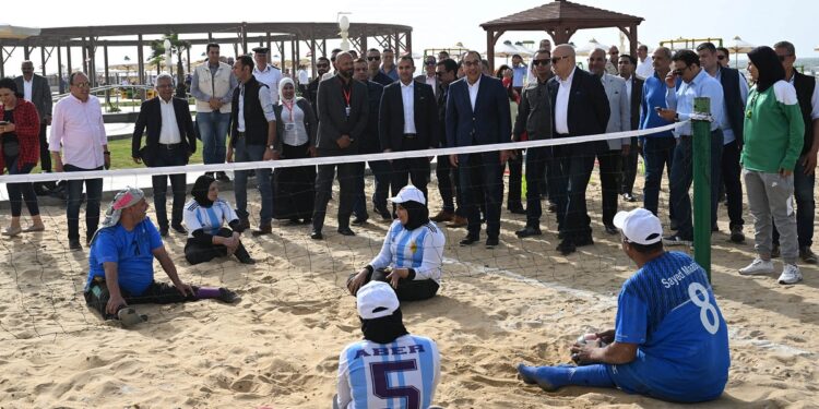 رئيس الوزراء يتفقد نادي وشاطئ «قادرون» لذوي الهمم بمدينة دمياط الجديدة